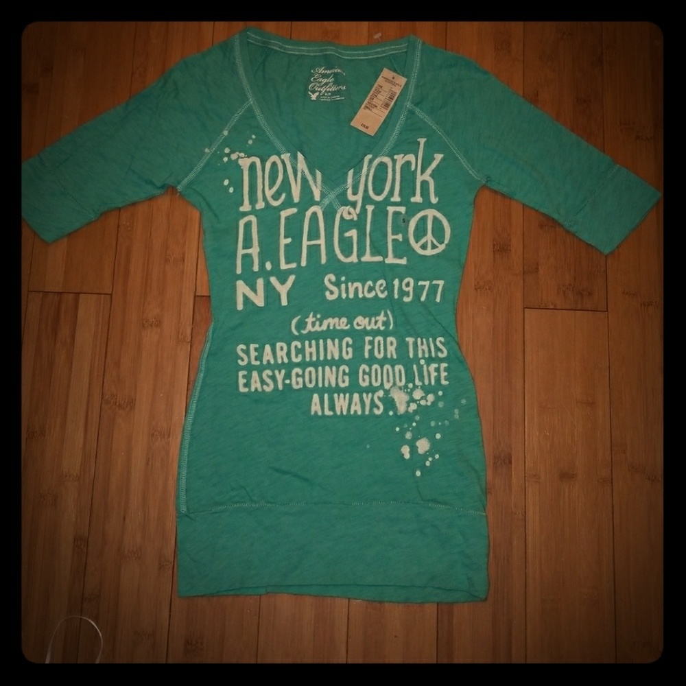 AE Vibrant aqua green soft v neck tee. Brand new